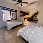 El Faro 304 Coral Penthouse